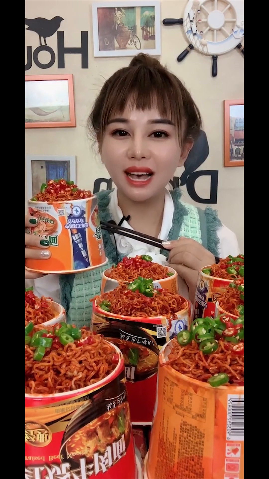 韩国女生直播火鸡面美食的独特魅力